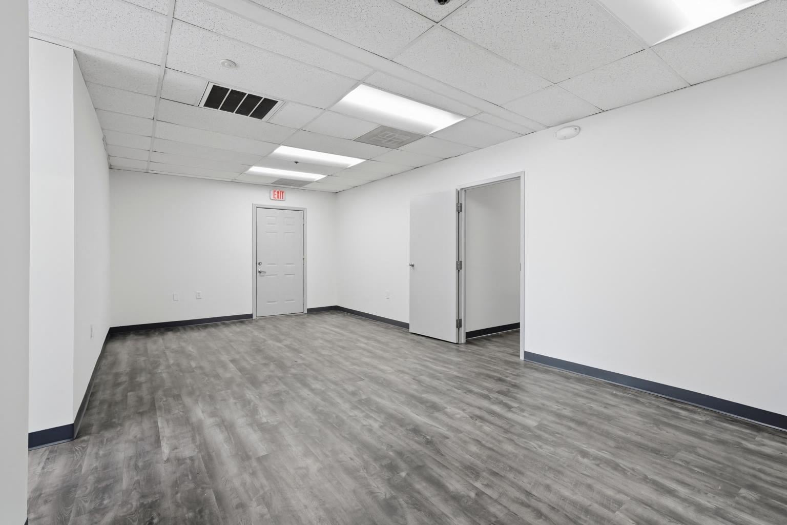 5,888 SF Industrial Space in Lorton, VA Photo